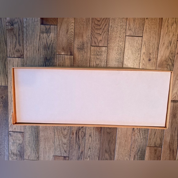 Louis Vuitton large magnetic closure large authentic gift box empty - Picture 4 of 13